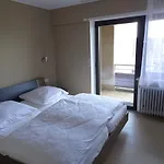 Hotel-pension Schlossgarten Bed & Breakfast 3*