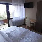 Hotel-pension Schlossgarten Bed & Breakfast Trippstadt