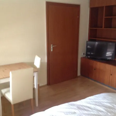 Hotel-pension Schlossgarten 3*