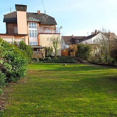 Hotel-pension Schlossgarten فندق مبيت وإفطار
