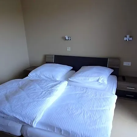 Hotel-pension Schlossgarten 3*