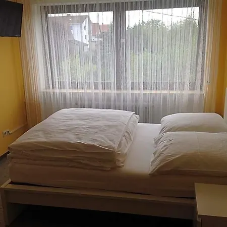 Hotel-pension Schlossgarten 3*