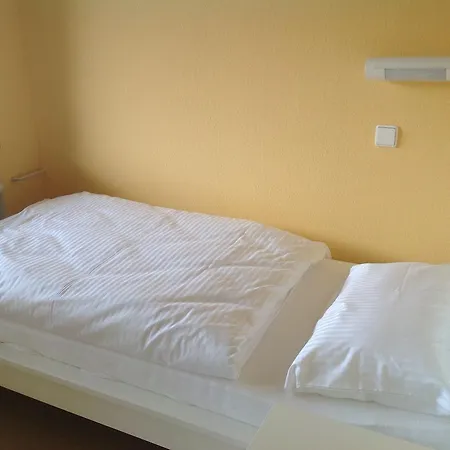 Bed & Breakfast Hotel-pension Schlossgarten Trippstadt