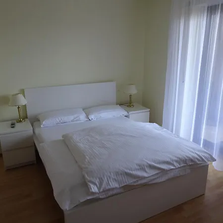 Bed & Breakfast Hotel-pension Schlossgarten