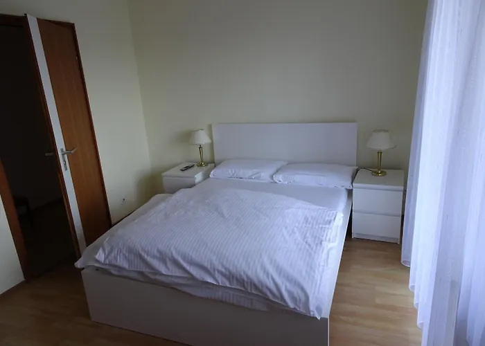 Hotel-pension Schlossgarten Trippstadt