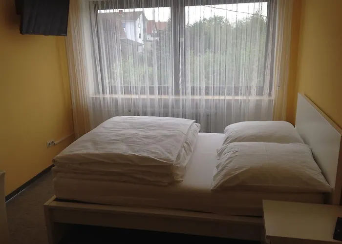 Hotel-pension Schlossgarten Nocleg ze śniadaniem 3*