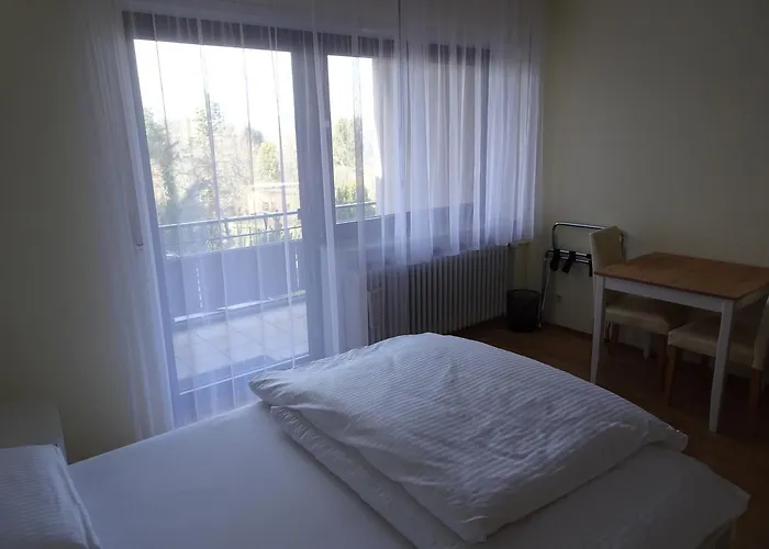 Nocleg ze śniadaniem Hotel-pension Schlossgarten Trippstadt